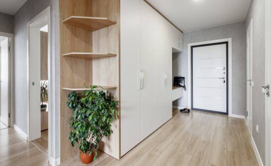 W jaki sposób dobrać stolarkę, aby optycznie powiększyć małe mieszkanie w bloku?