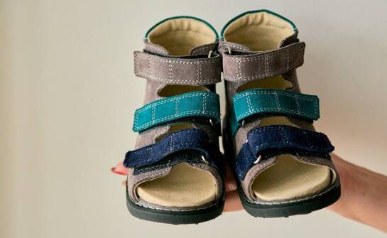 Dziecięce kapcie – jakie modele są najczęściej wybierane przez rodziców?