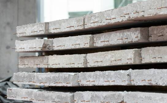 Jak betonowe prefabrykaty wpływają na trwałość budynków?