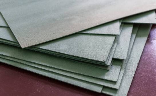 Jakie aspekty brać pod uwagę przy wyborze plandeki do przyczepki?