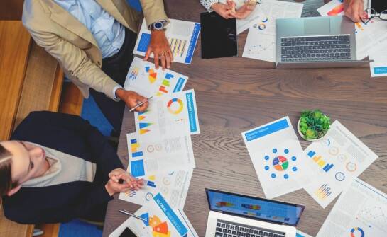 Jak interpretować wyniki testów wariograficznych w kontekście decyzji biznesowych?