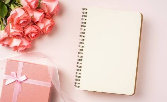 Jakie emocje budzą personalizowane prezenty podczas rocznicy ślubu?