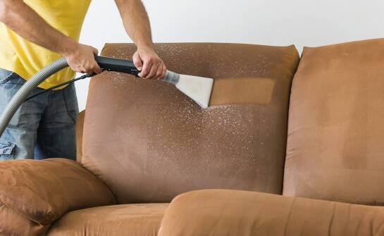 Wpływ regularnego czyszczenia tapicerki na trwałość mebli