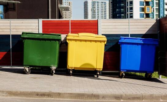 Wywóz śmieci – jak zapewnić efektywną współpracę z firmą do wywozu?