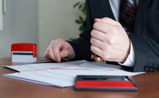 Jak przysięgłe tłumaczenia wpływają na międzynarodowe relacje biznesowe?