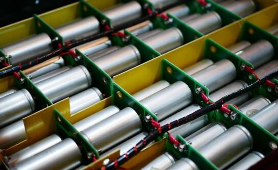 Znaczenie certyfikacji dla jakości i bezpieczeństwa przemysłowych baterii