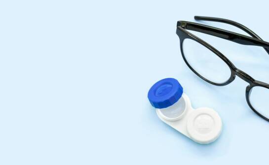 Jakie dodatkowe akcesoria warto mieć do okularów?