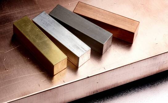 Jakie są najczęstsze materiały stosowane przy produkcji kopert zegarków?