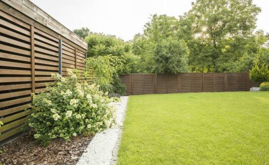 Jak projektowanie ogrodzeń może podkreślić unikalny styl danej nieruchomości?