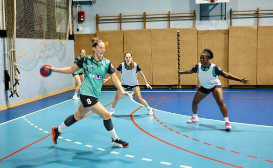 Jakie możliwości rozwoju oferuje gra w squasha w klubie fitnessie?