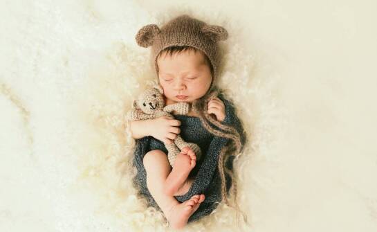 Jakie detale warto uchwycić podczas noworodkowej sesji?