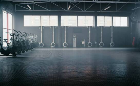 Orbitrek a inne urządzenia fitness – porównanie treningowych możliwości