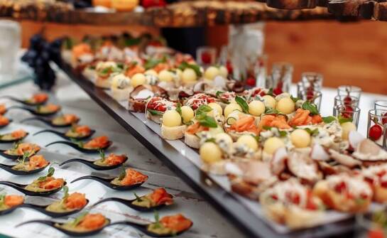 Menu degustacyjne – zaproszenie do świata nowych smaków w restauracji