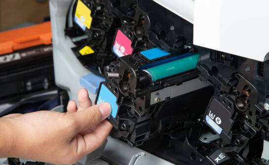 Jakie są korzyści z regularnej konserwacji bębna w drukarkach firmy Brother?