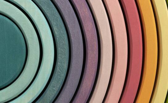 Trendy kolorystyczne w meblowych uchwytach – co pokazuje nowy katalog?