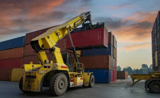 Proces produkcji kontenerów – jak wpływa na jakość kontenerów?