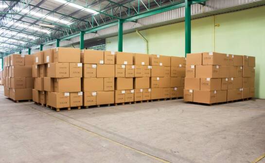Jak kartony wpływają na jakość i bezpieczeństwo transportu towarów?