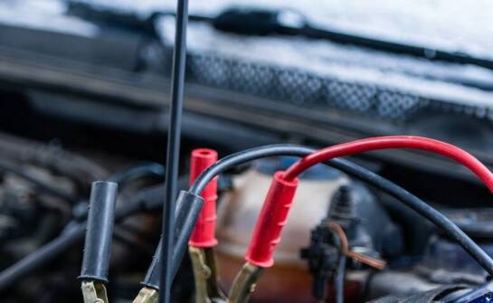 Jakie są najważniejsze usługi mobilnego serwisu do pomocy drogowej?