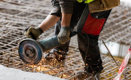 Jakie są najczęstsze błędy popełniane przy demontażu stalowych konstrukcji?