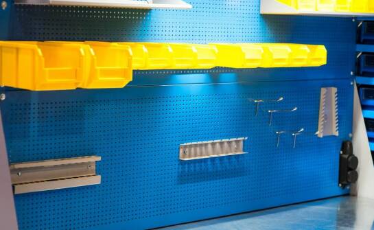 Praktyczne wskazówki do optymalizacji przestrzeni w garażu na skuter.