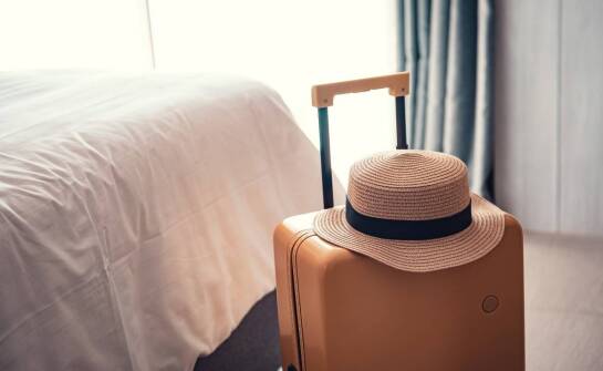 Średnia walizka z kuferkiem – czy warto inwestować w ten zestaw?