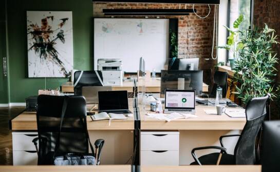 Pomiar natężenia oświetlenia - jak wpływa na decyzje dotyczące aranżacji biura?