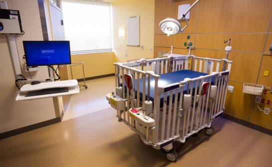 Przegląd materiałów stosowanych w produkcji przewijaków na kółkach