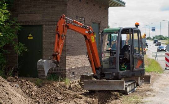 Wykorzystanie miniładowarki w drenażach i odwodnieniach