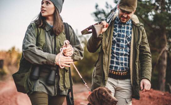 Dlaczego paski myśliwskie do spodni są kluczowe dla komfortu i funkcjonalności stroju?