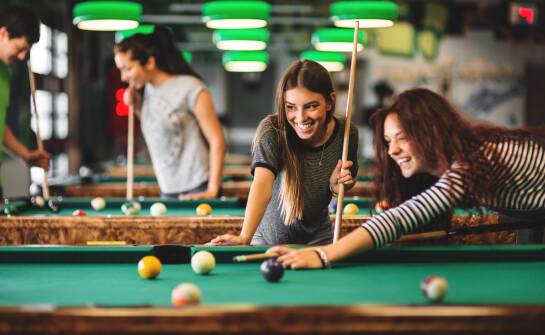 Stoły bilardowe jako atrakcyjny dodatek do oferty rozrywkowej