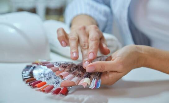 Kluczowe elementy nauki stylizacji paznokci na kursach w Warszawie