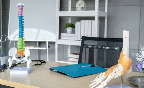 Operacja kolana a dodatkowe koszty – na co zwrócić uwagę?