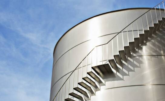 Jakie są kluczowe cechy zbiorników Agrimaster dla przemysłu paliwowego?