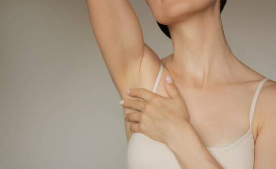 Jak mezoterapia igłowa wspomaga leczenie nadpotliwości?