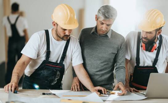 Rola doświadczenia zespołu w jakości realizacji projektów z wylewkami maszynowymi