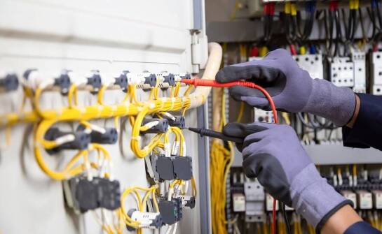 Dlaczego warto wybrać Elektro-Mont do realizacji elektrycznych instalacji na Śląsku?