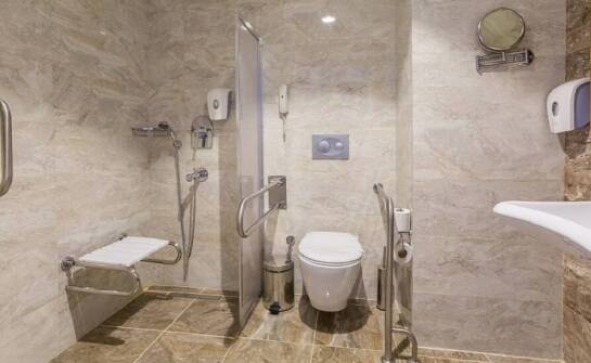 Armatura łazienkowa dla osób z ograniczoną mobilnością – co wybrać?