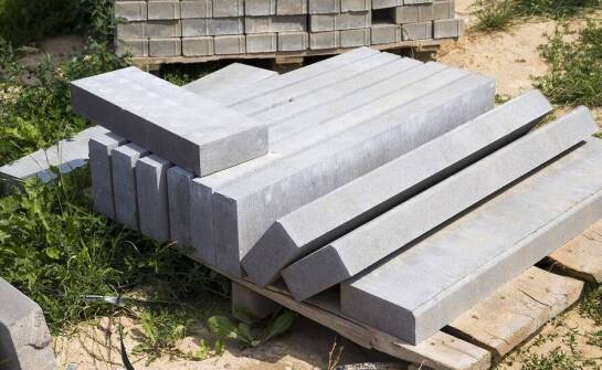 Wybór odpowiednich betonowych obrzeży do różnych typów nawierzchni
