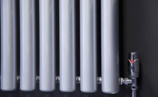 Efektywność energetyczna grzejników wodno-elektrycznych – co warto wiedzieć