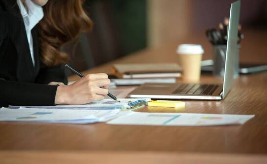 Korzyści z profesjonalnego tłumaczenia handlowych dokumentów na język słoweński