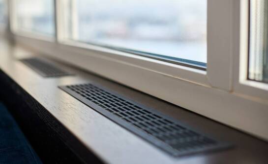 Różnice między mechaniczną wentylacją a naturalną – co wybrać?