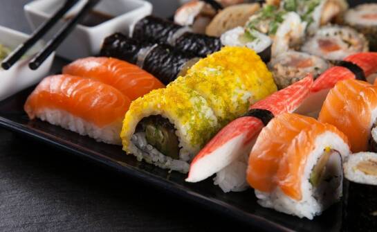 Jak nasze sushi z dostawą w Dobrczu spełnia oczekiwania smakoszy azjatyckiej kuchni?