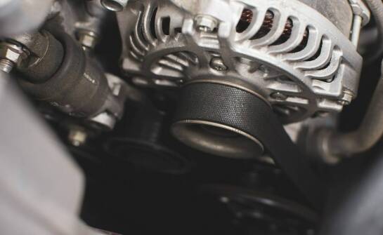 Wielorowkowe paski: zastosowania i korzyści w systemach napędowych