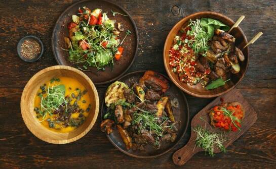 Jakie wyjątkowe dodatki do kebaba oferujemy w naszej pizzerii?