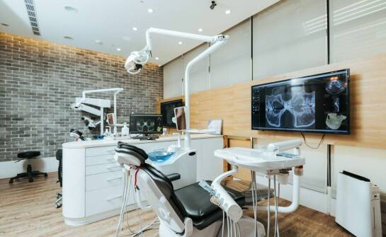 Jak zaawansowana aparatura wpływa na jakość stomatologicznych usług?
