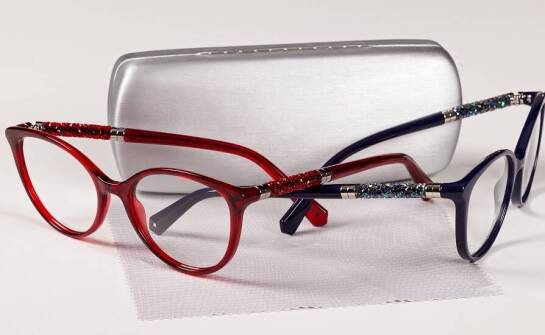 Jak okulary korekcyjne mogą stać się modnym dodatkiem do stylizacji?