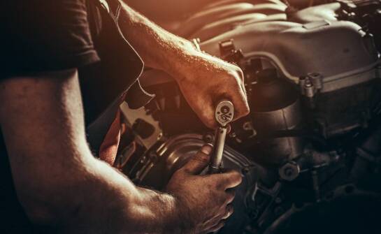 Dlaczego czyszczenie i konserwacja są kluczowe w serwisie silników?