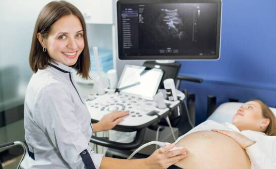 Jak badanie dopplerowskie pomaga w ocenie przepływu krwi przez brzuszne naczynia?