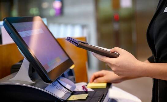 Jak wybrać odpowiedni tester banknotów do Twojego biznesu?