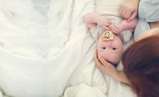 Kiedy warto sięgnąć po uspokajające smoczki dla najmłodszych?